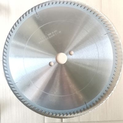 Tct Carbide materiaal legering Houtbewerking Circulaire zaagblad voor het snijden van massief hout