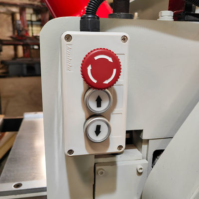 5.5kw Bottom Spindle Double Side Planer Thickener voor zware houtverwerking