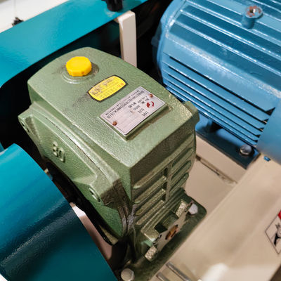 Makkelijk te bedienen volledig automatische hogesnelheidsvoedingsmachine voor houtbewerking
