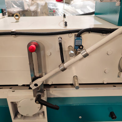 Makkelijk te bedienen volledig automatische hogesnelheidsvoedingsmachine voor houtbewerking
