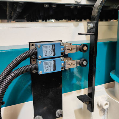 Makkelijk te bedienen volledig automatische hogesnelheidsvoedingsmachine voor houtbewerking