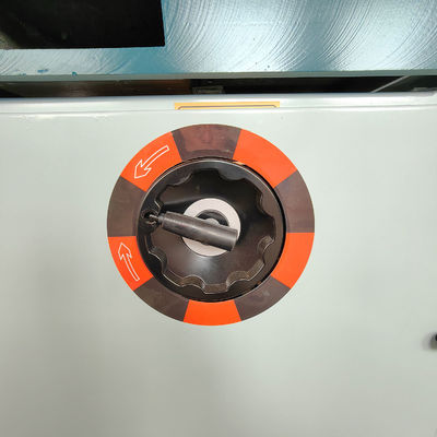 Houtbewerkingsmachine Automatische spindelvormmachine voor houtvorming Kracht 4 kW Gewicht 600 kg
