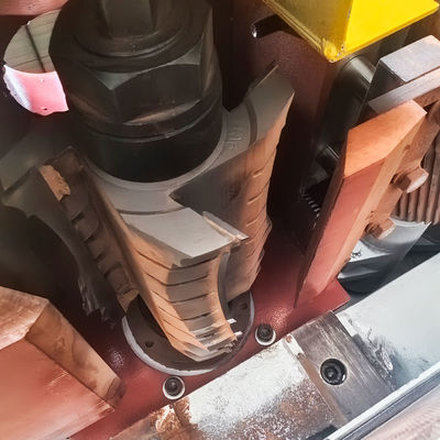120 mm Max. Werkdikte Houtplaneroppervlak 180 mm Houtprofielen Lijngietmachine
