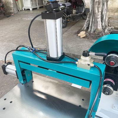 Dubbele baan met vijf zaagbladen Spanningsmachine voor houtbewerking Werktafel Grootte 700*550mm