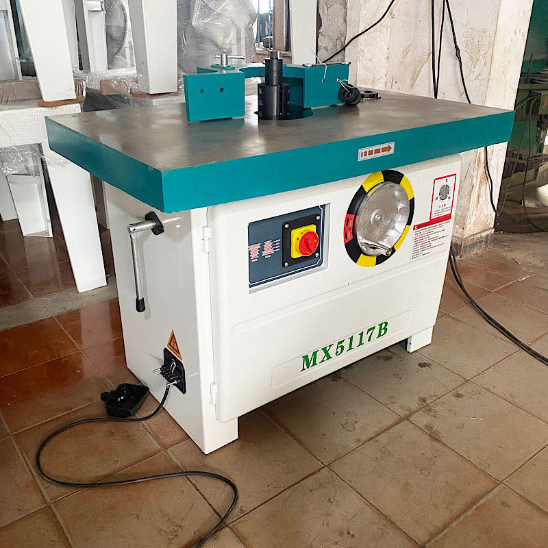 Verticale druktafel houtbewerkingsfreesmachine met max. werkdikte van 120 mm