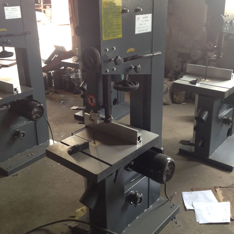 Industriële elektrische vertikale bandzaagmachine voor houtbewerking MJ345E in kledingwinkels