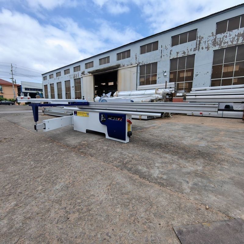 Bouwwerk 1300 mm Schuiftafelzaagmachine met tafelgrootte 3200X375MM