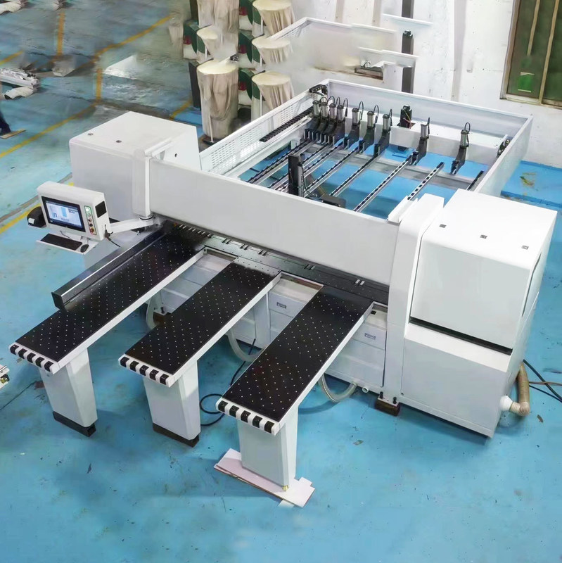 Horizontale vorm MJ6228A Hoog snelheids CNC-paneelzaag voor de vervaardiging van houtsnijwerk