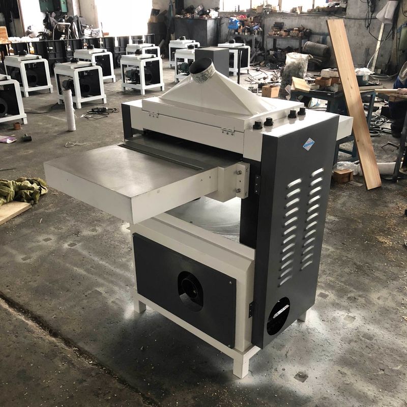 Automatische voeding 600 mm breedte massief hout dubbelzijdig dikker planer machine voor het plannen