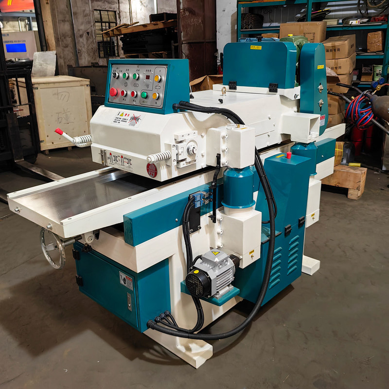 Heavy Duty Bench Planer met multifunctionele automatische voeding en maximale werkdiepte van 5 mm
