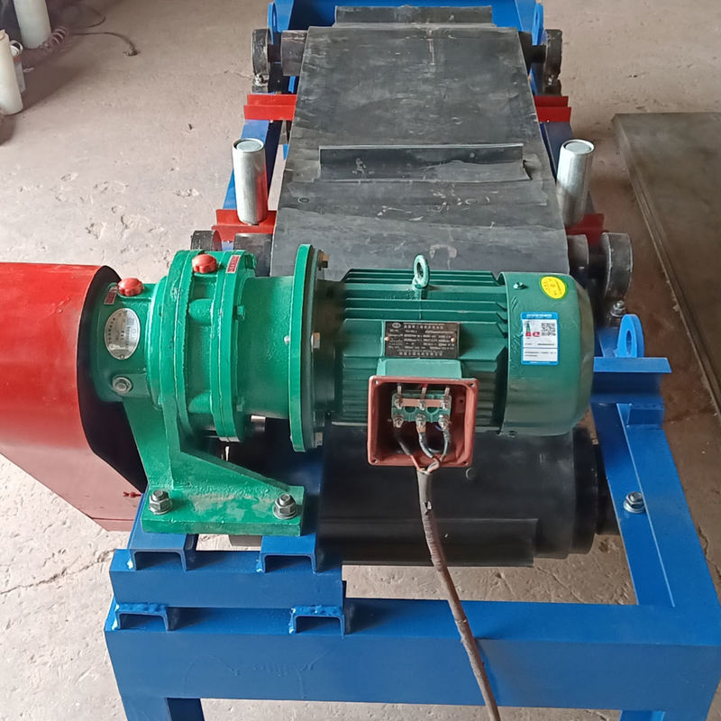 Kleine grootte RCYD-5 Gordelconveyor Magnetische scheider voor het verkopen van apparatuur voor het verwijderen van ijzer